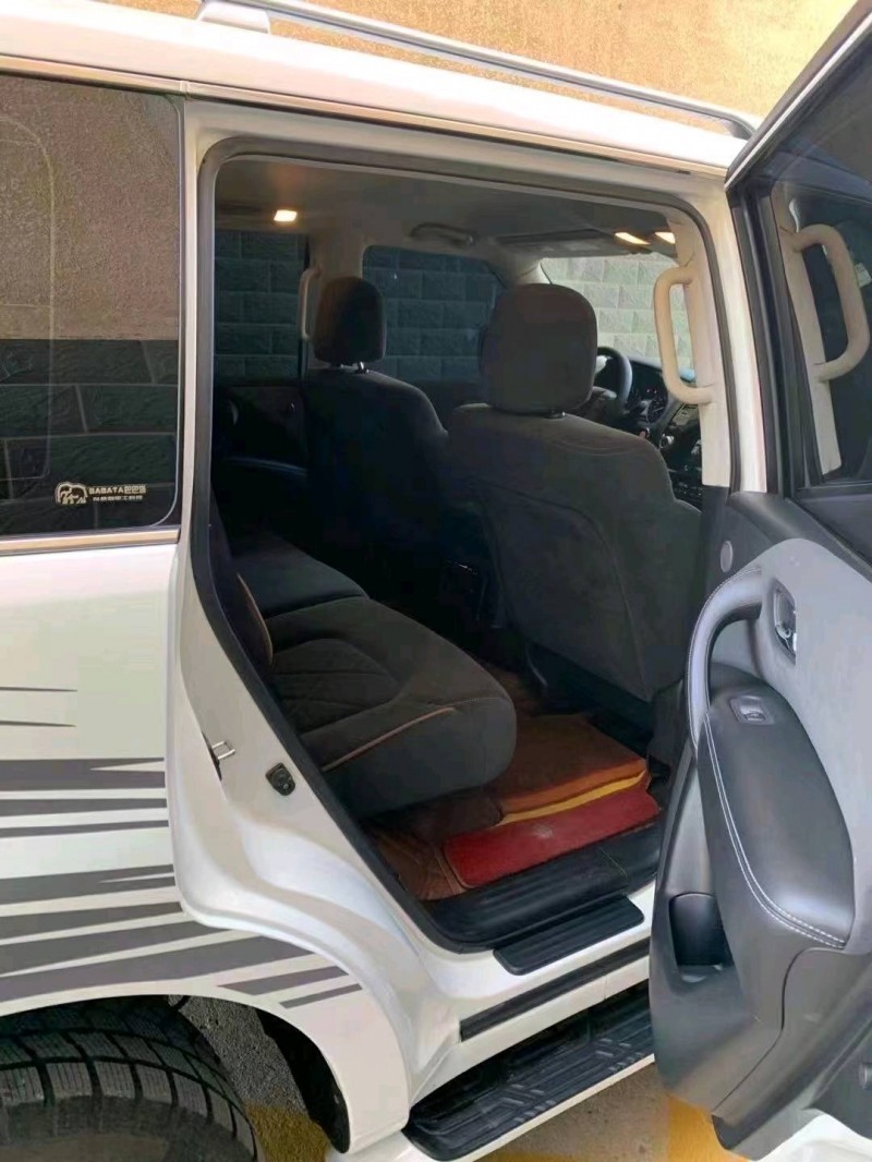 保定19年日产途乐5