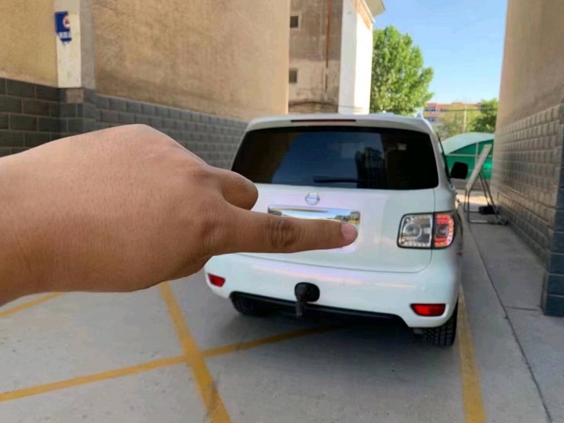 保定19年日产途乐7