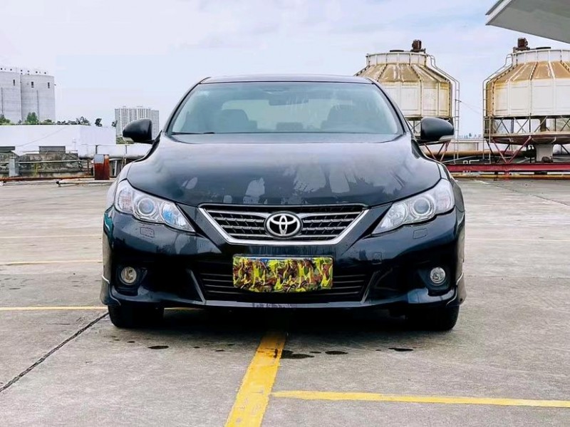 东莞13年丰田锐志1