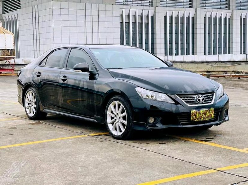 东莞13年丰田锐志2