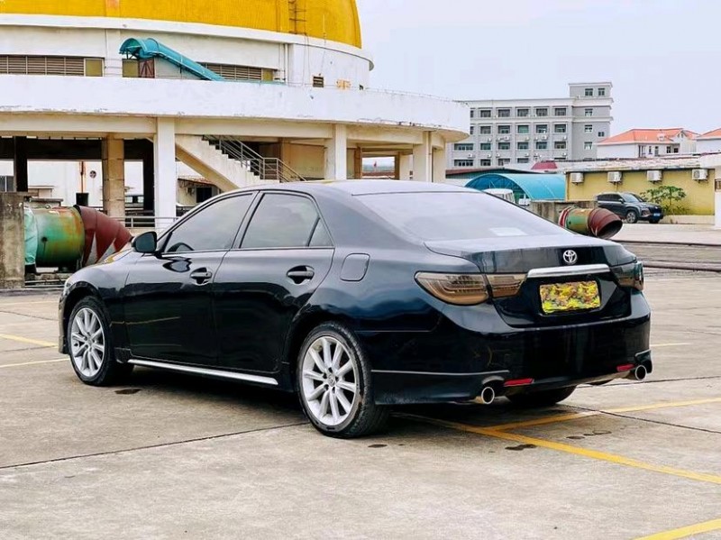 东莞13年丰田锐志7