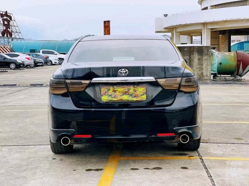 东莞13年丰田锐志9