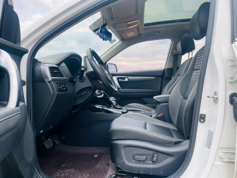 东莞19年起亚智跑6