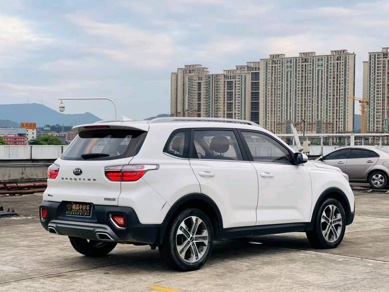 东莞19年起亚智跑7