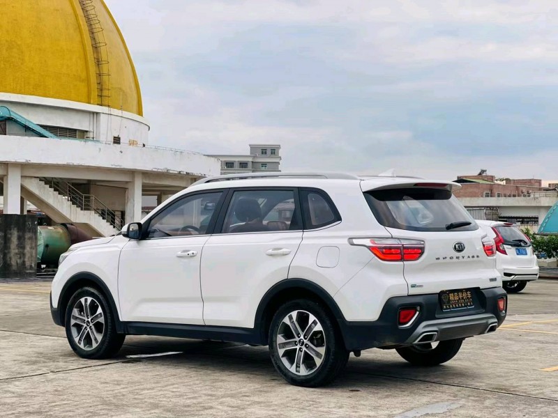 东莞19年起亚智跑8