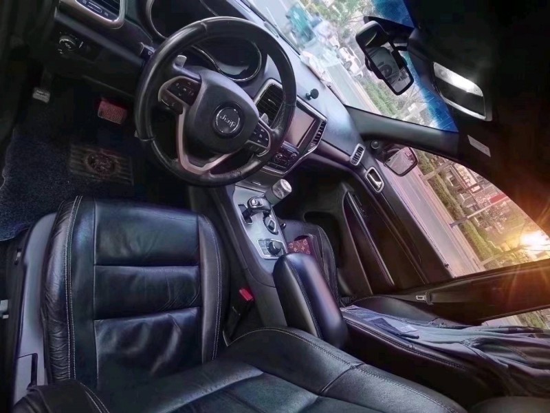 北京13年Jeep大切諾基5