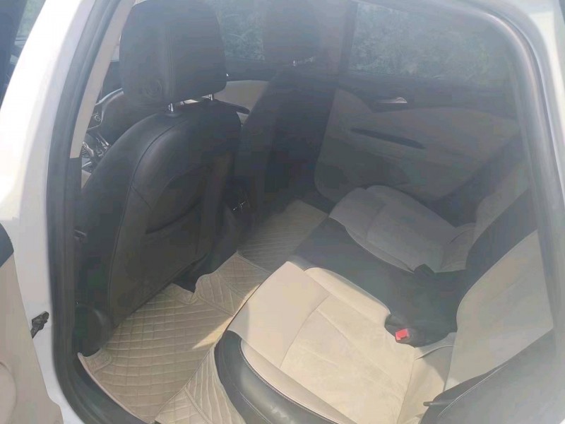 北京18年别克威朗5