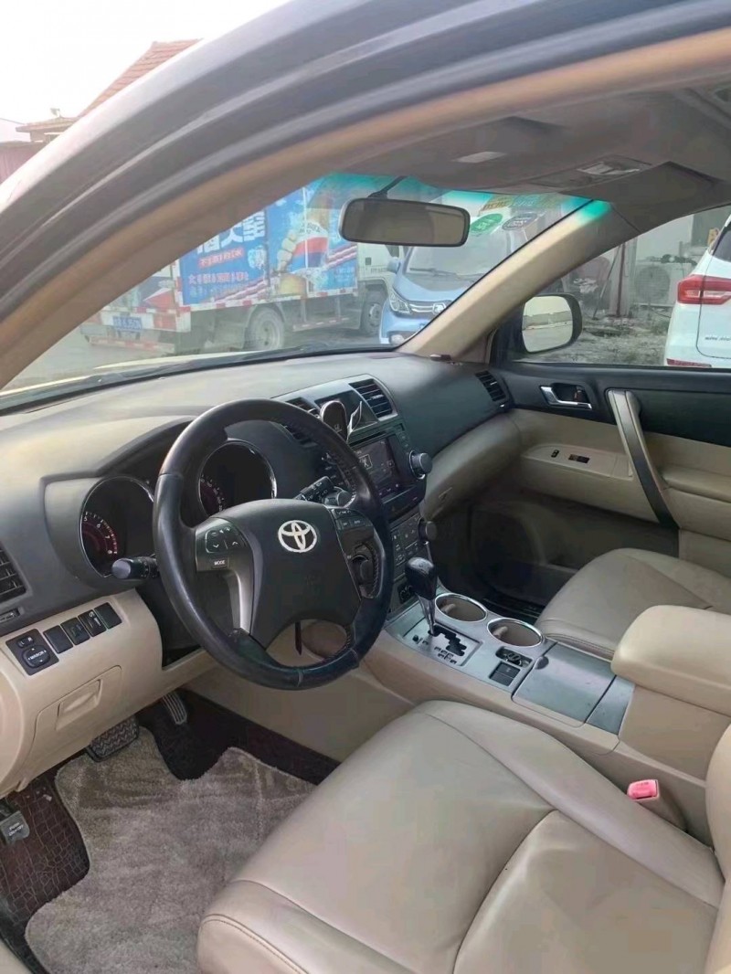 北京11年丰田汉兰达8