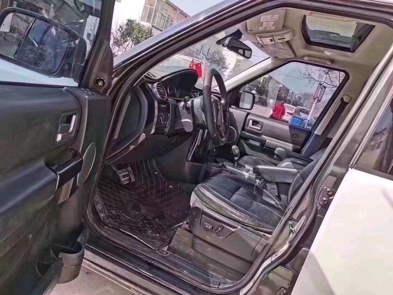 北京13年路虎发现4