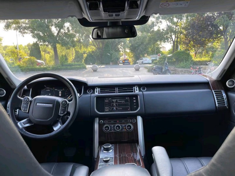 青岛14年路虎揽胜行政4