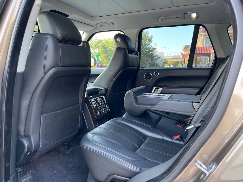 青岛14年路虎揽胜行政5