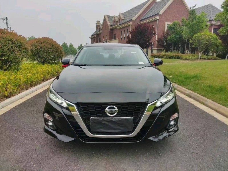 成都22年日产天籁1