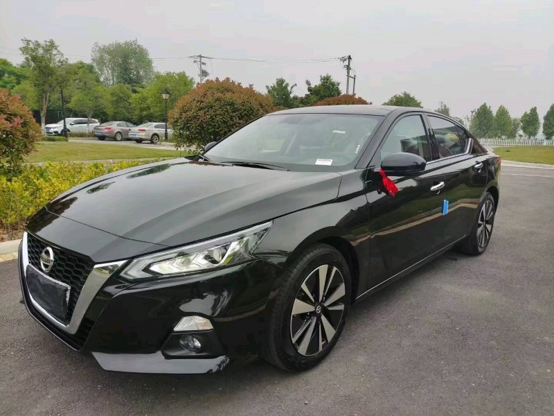 成都22年日产天籁2