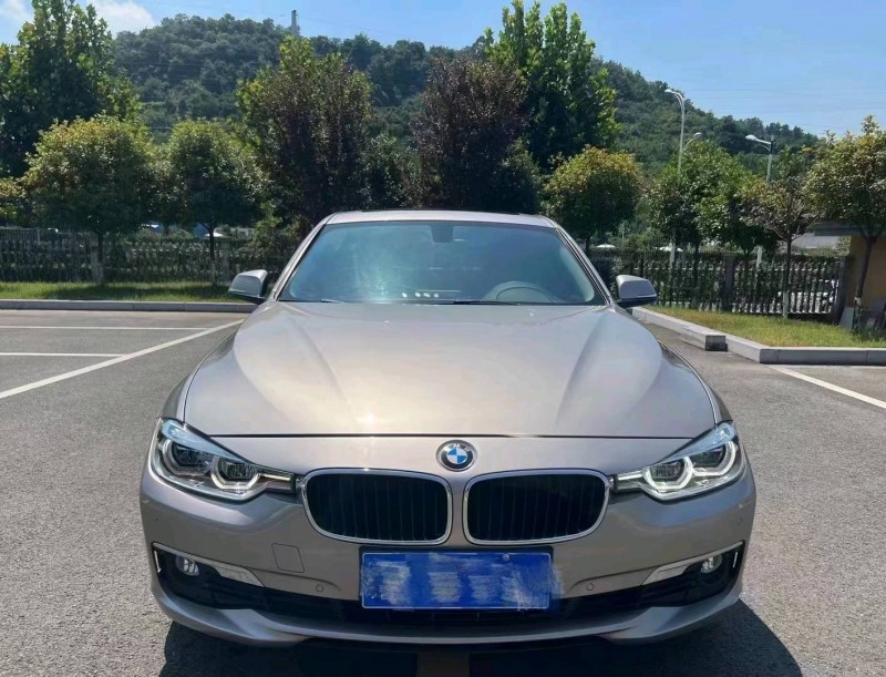 北京17年宝马3系1