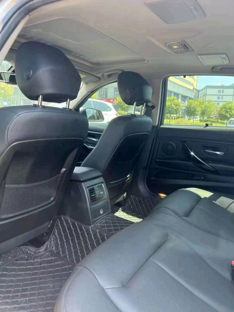 北京17年宝马3系8