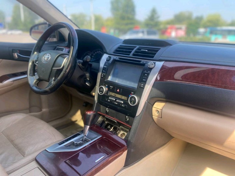 济宁13年丰田凯美瑞4