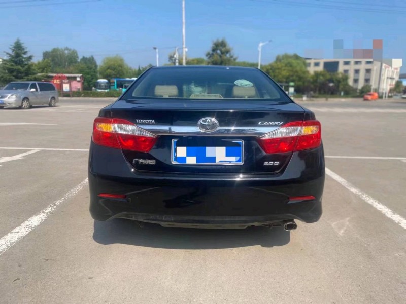 济宁13年丰田凯美瑞9