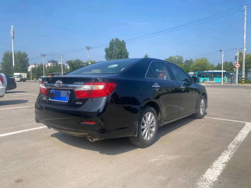 济宁13年丰田凯美瑞1