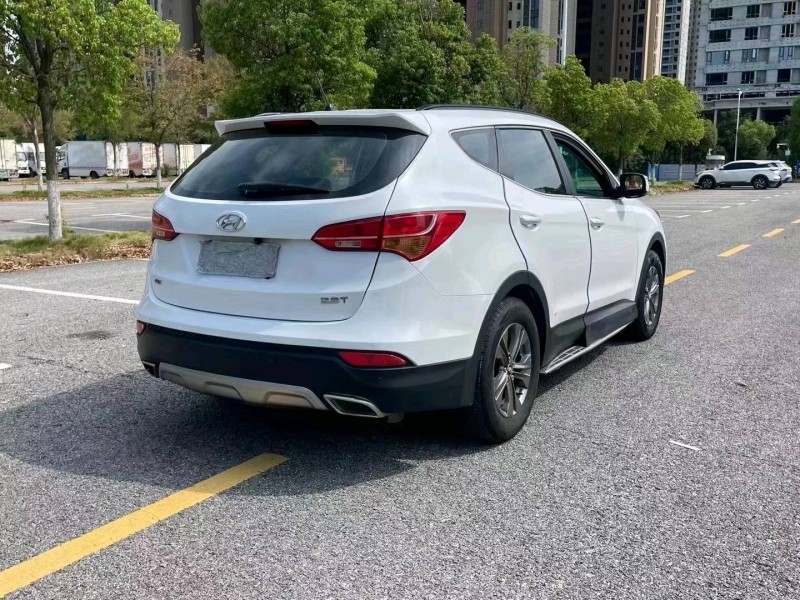 北京13年现代新胜达4