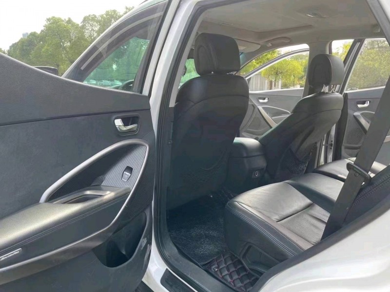 北京13年现代新胜达5