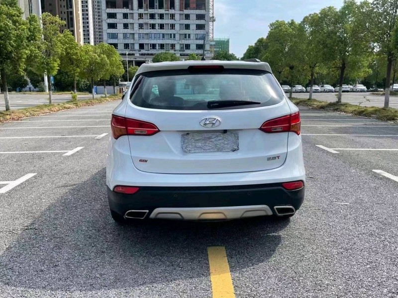 北京13年现代新胜达7