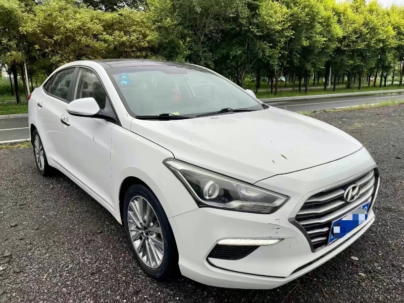 潍坊18年现代名图3