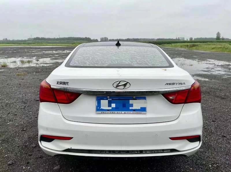 潍坊18年现代名图5