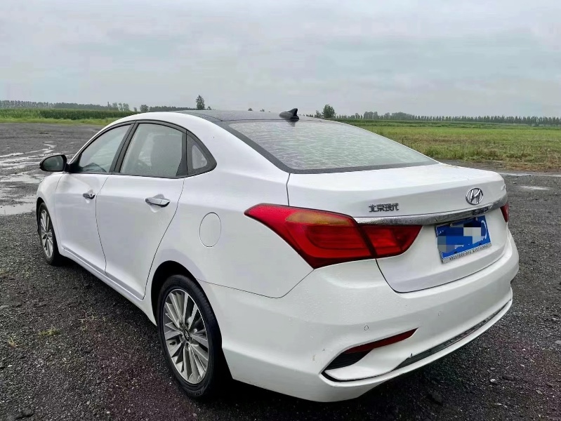 潍坊18年现代名图8