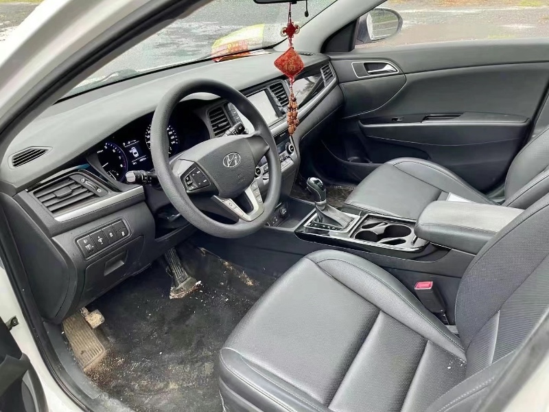 潍坊18年现代名图7