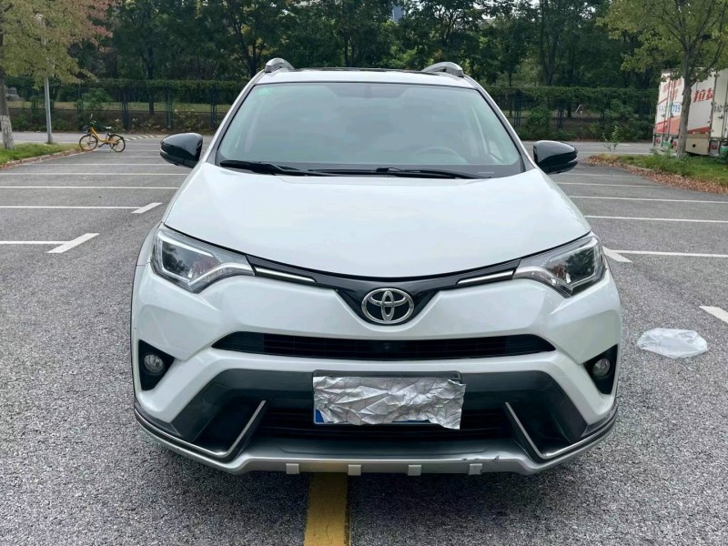 北京18年丰田RAV4荣放8