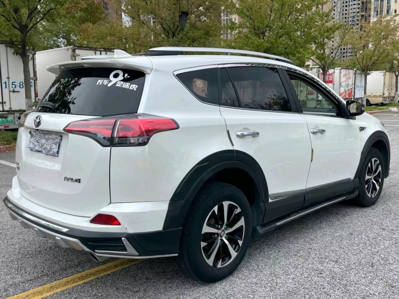 北京18年丰田RAV4荣放4