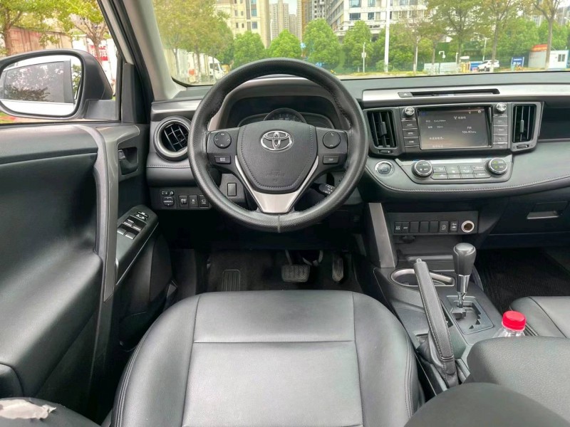 北京18年丰田RAV4荣放9