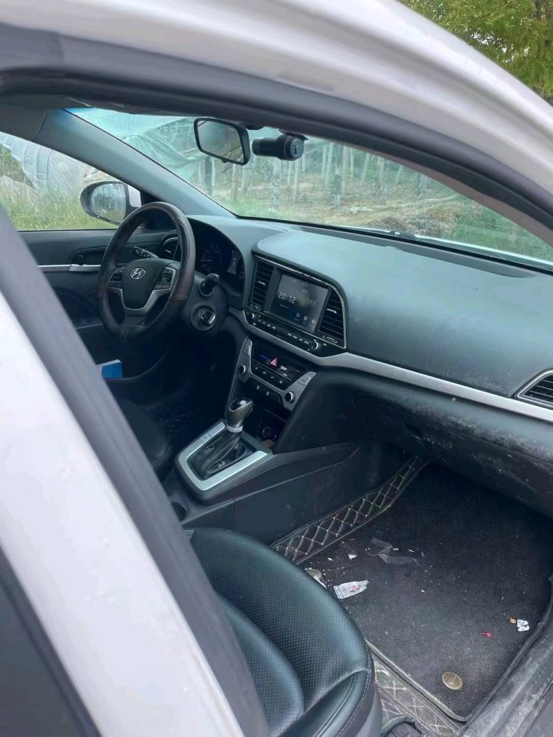 济宁16年现代领动7