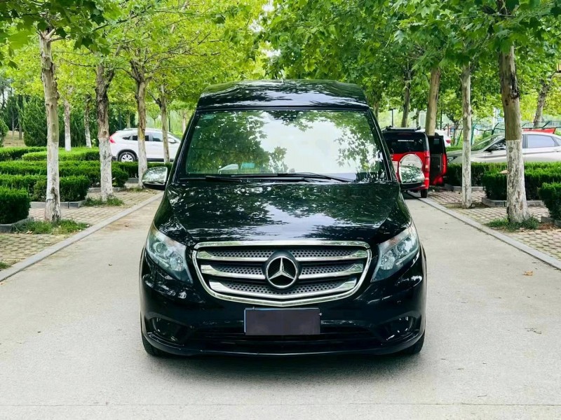 东营17年奔驰威霆1