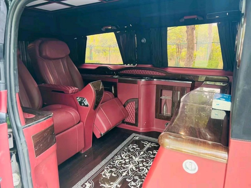 东营17年奔驰威霆2