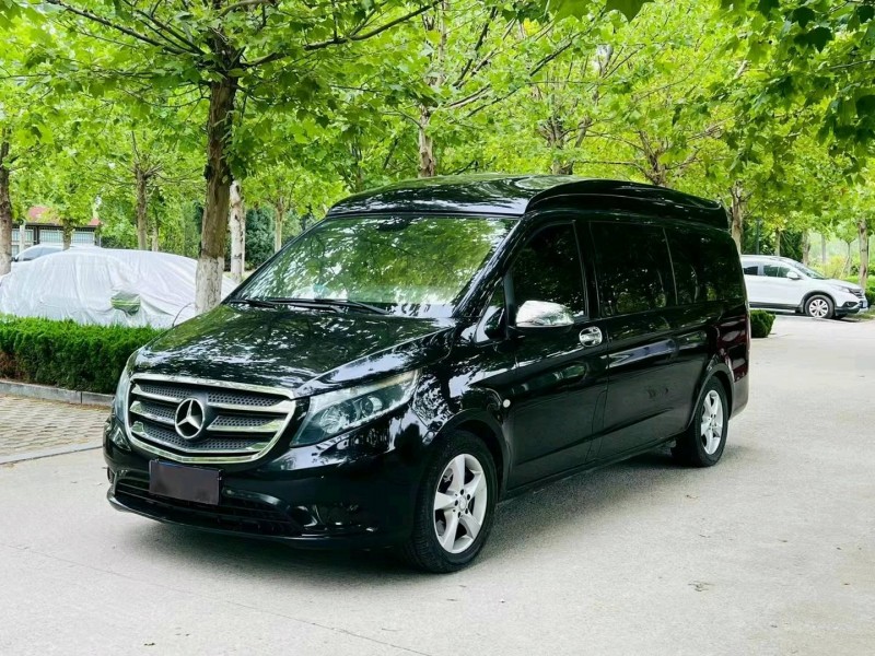 东营17年奔驰威霆9