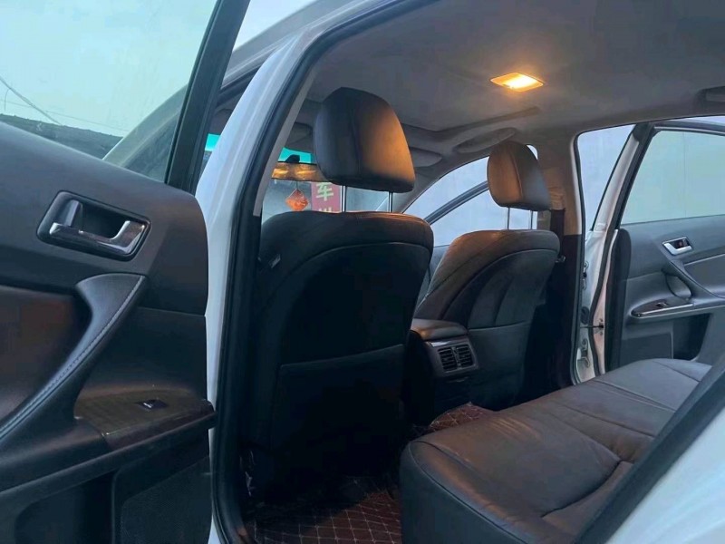 北京15年丰田锐志5