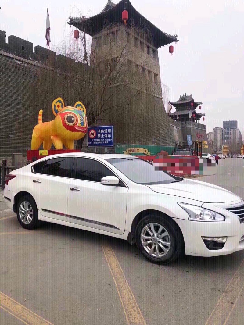 北京16年日产天籁3