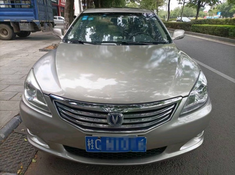 桂林15年長安汽車睿騁1