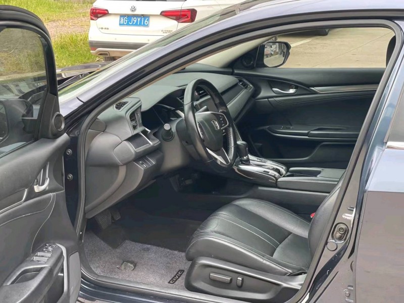 北京17年本田思域2