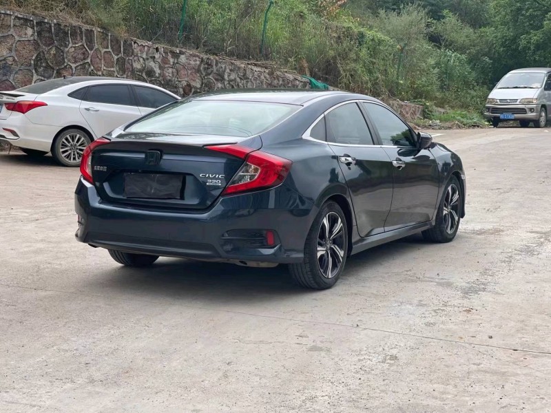 北京17年本田思域4