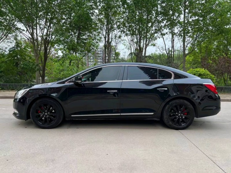 邢台15年别克君越6