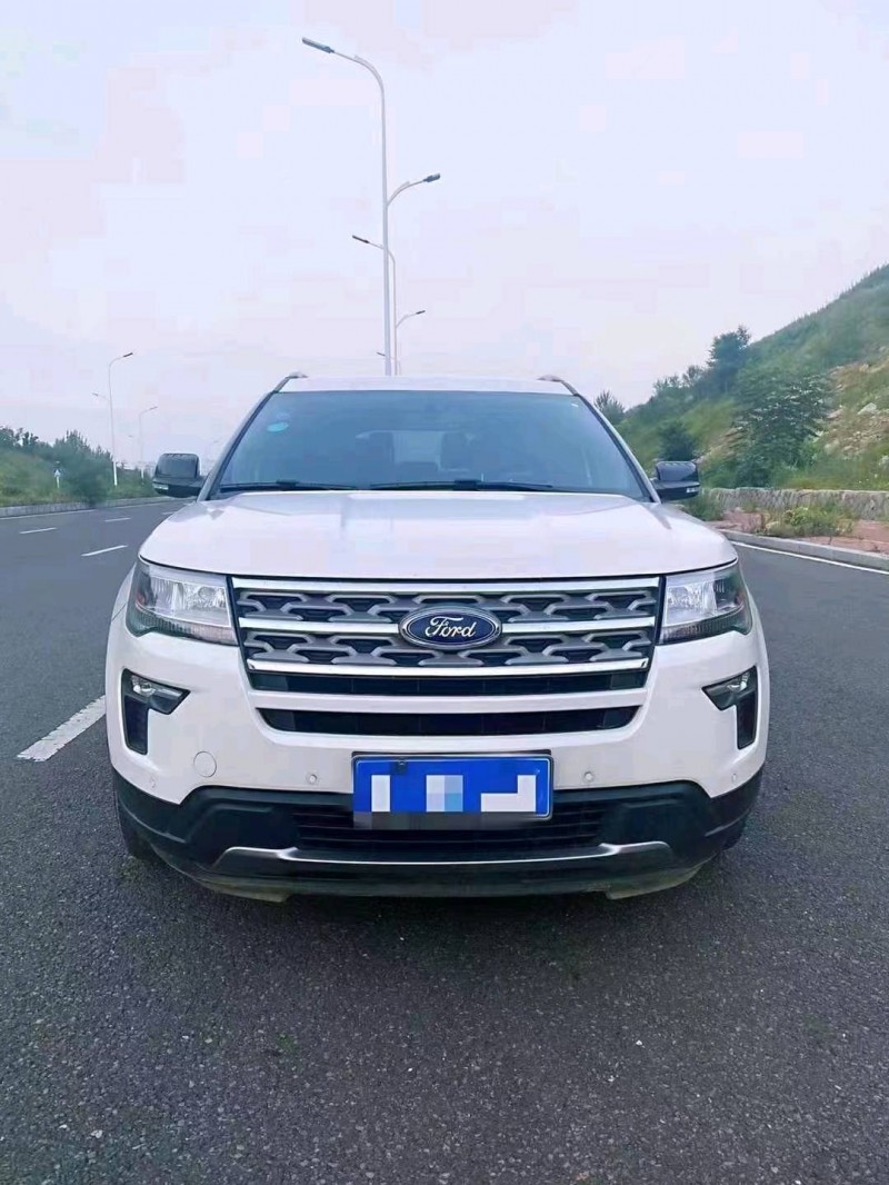 东营18年福特探险者1