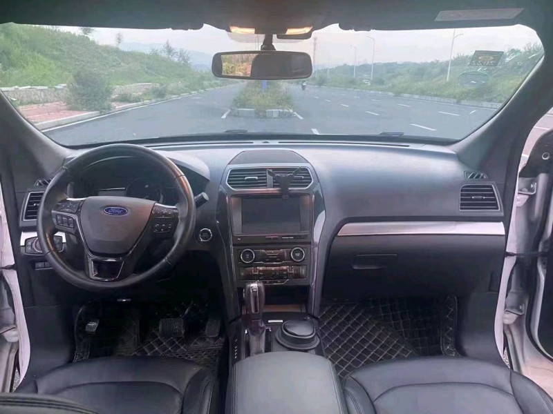 东营18年福特探险者9