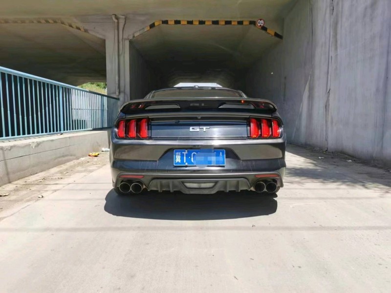 邢台15年福特野马2