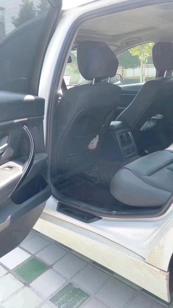 北京16年宝马3系7