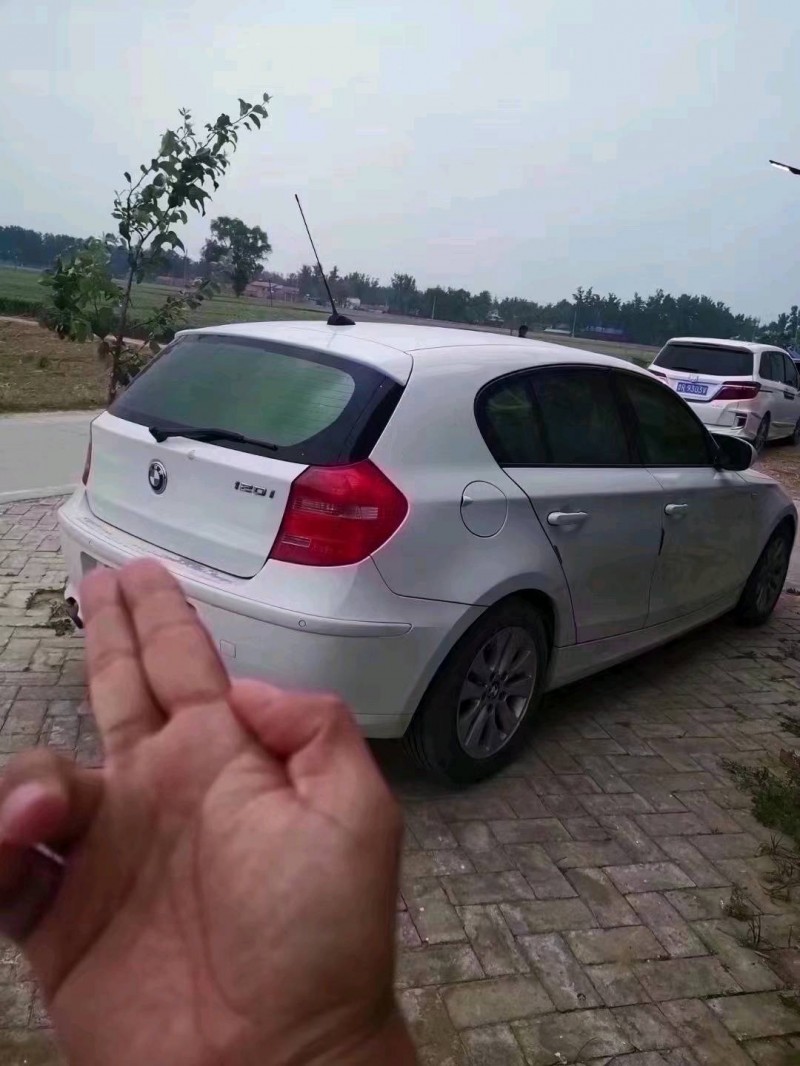 北京11年宝马1系4