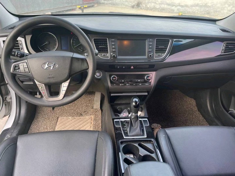 济宁17年现代名图6