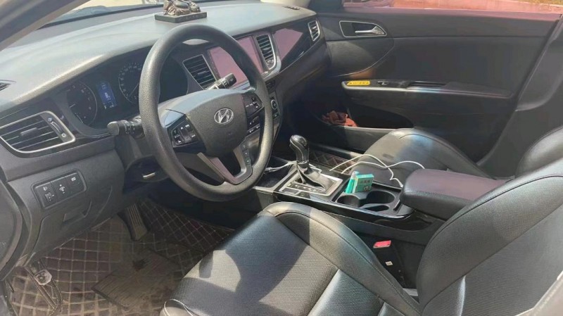 保定15年现代名图6