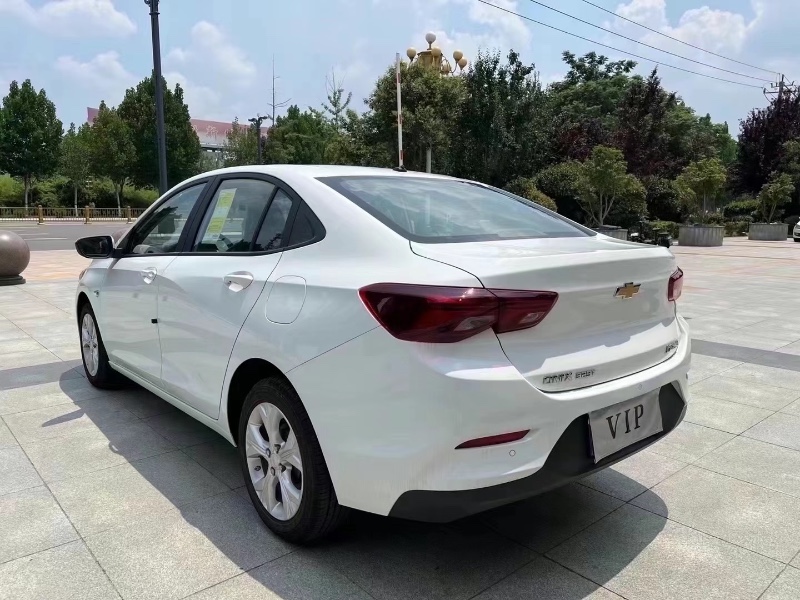 济宁22年雪佛兰科沃兹5